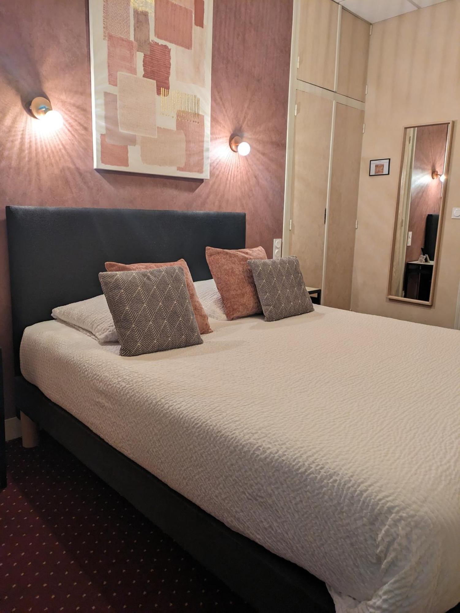 Logis Hotel Le Saint Florent Mont-pres-Chambord Ngoại thất bức ảnh