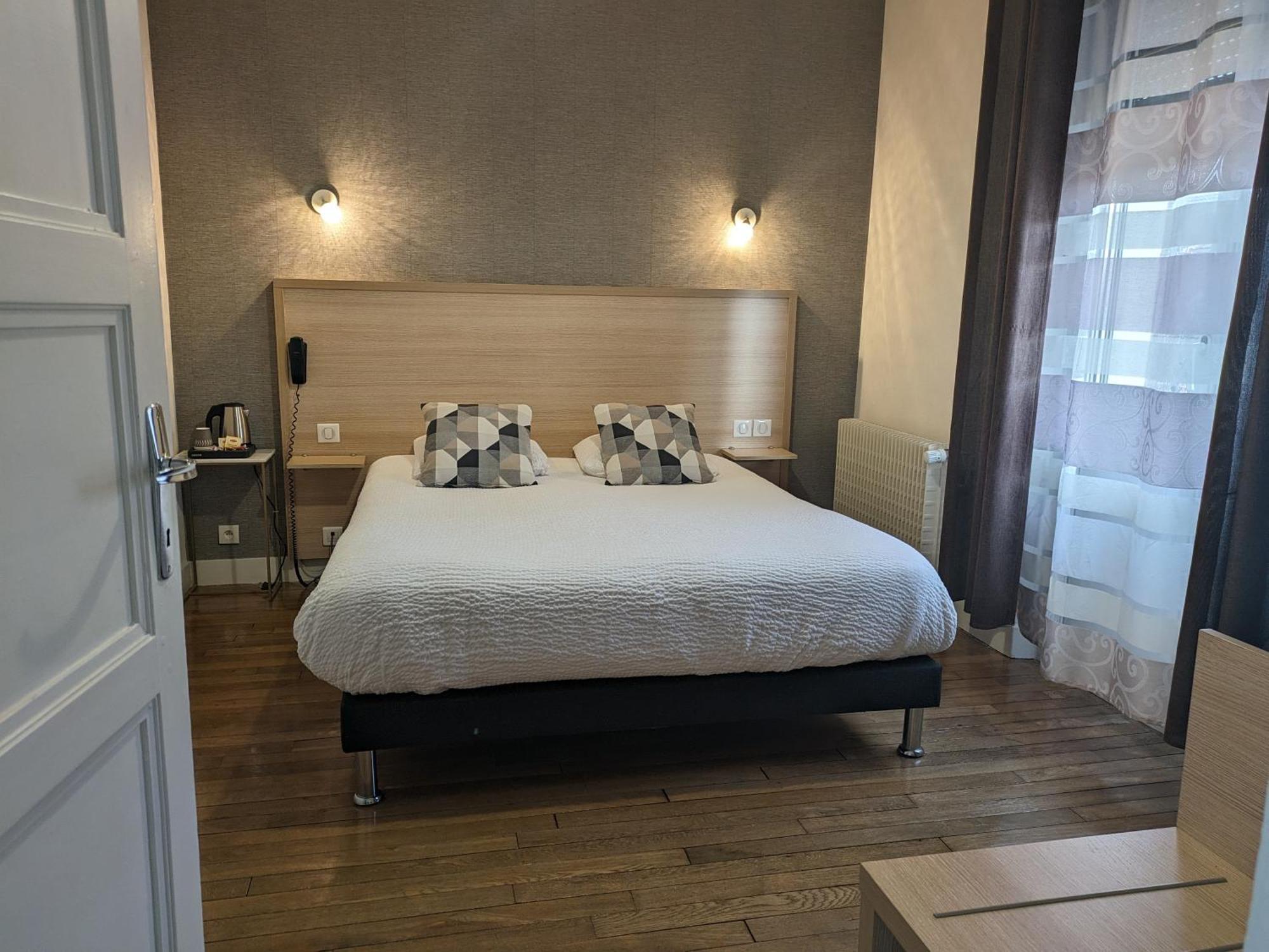 Logis Hotel Le Saint Florent Mont-pres-Chambord Ngoại thất bức ảnh
