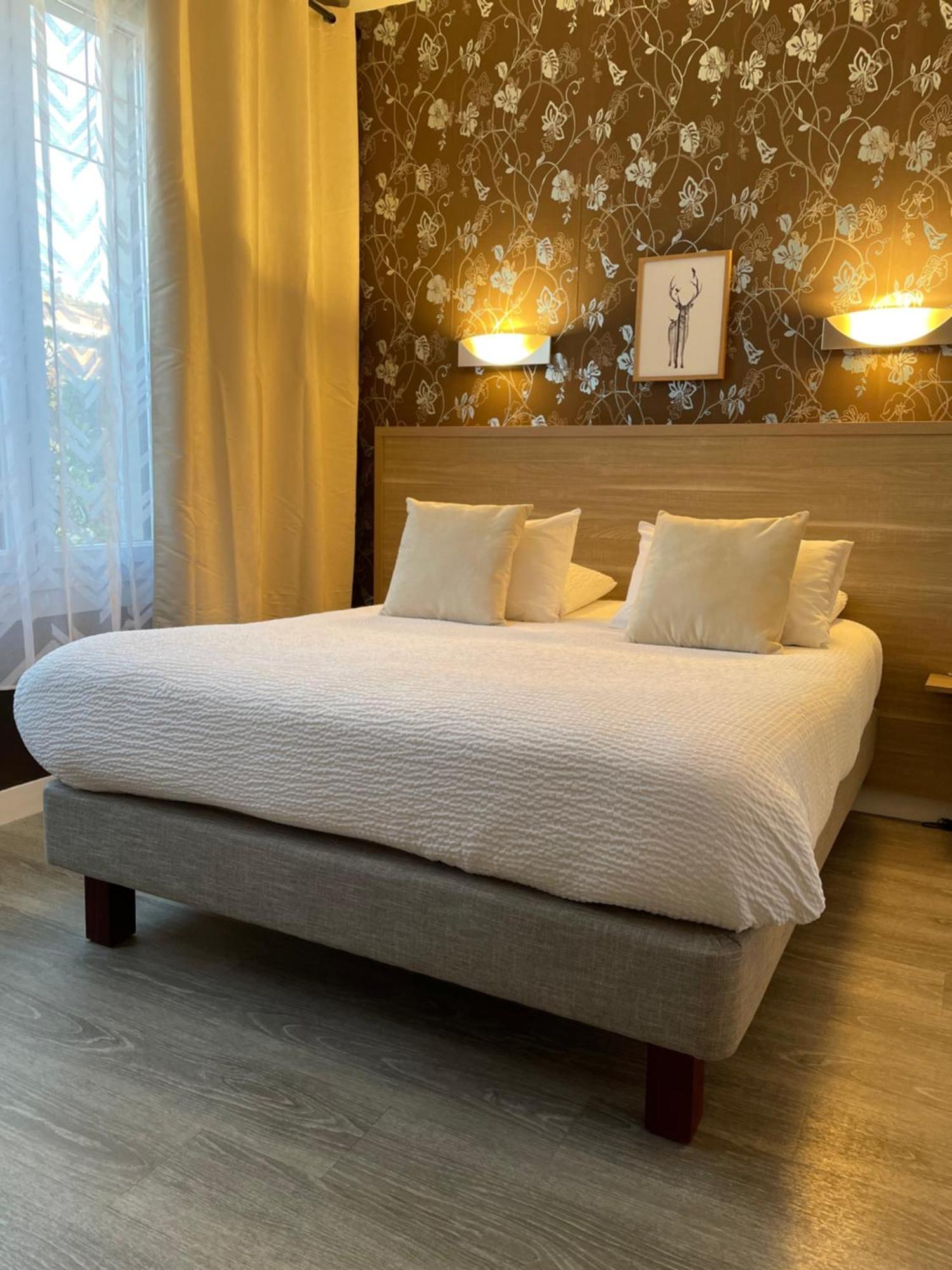 Logis Hotel Le Saint Florent Mont-pres-Chambord Ngoại thất bức ảnh