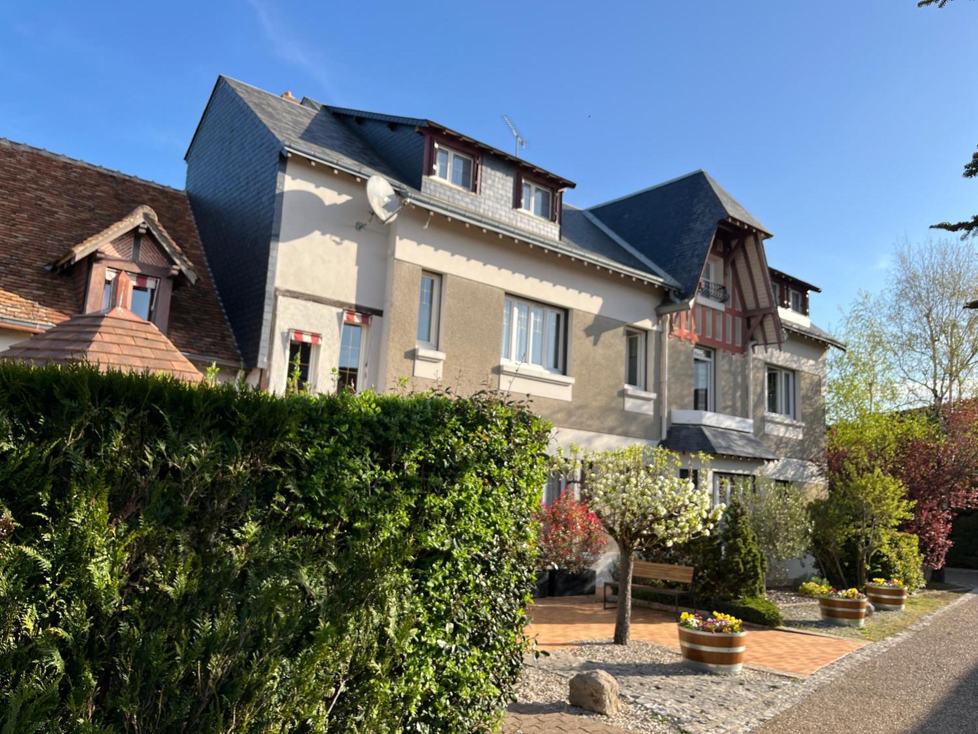 Logis Hotel Le Saint Florent Mont-pres-Chambord Ngoại thất bức ảnh