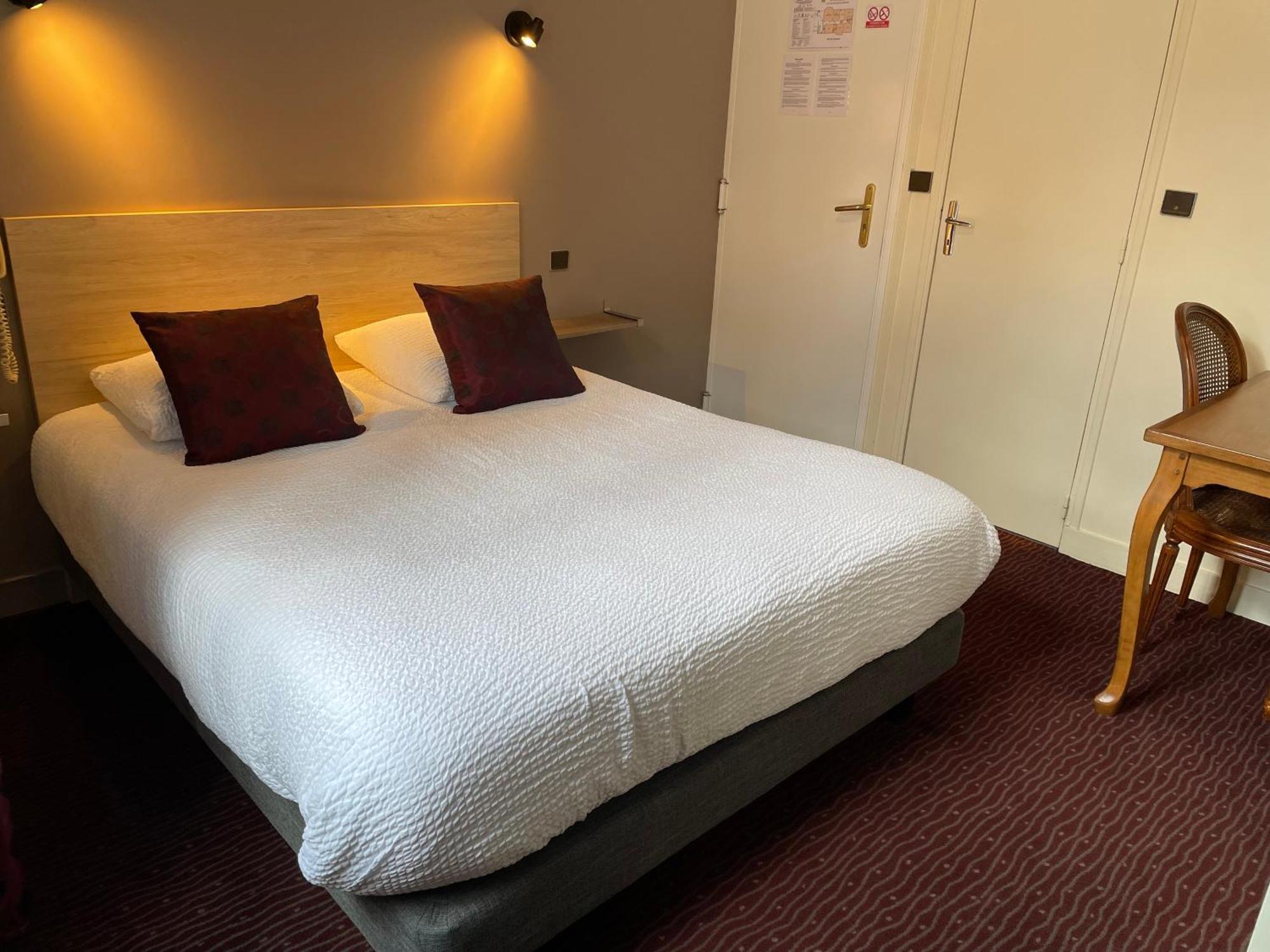 Logis Hotel Le Saint Florent Mont-pres-Chambord Ngoại thất bức ảnh