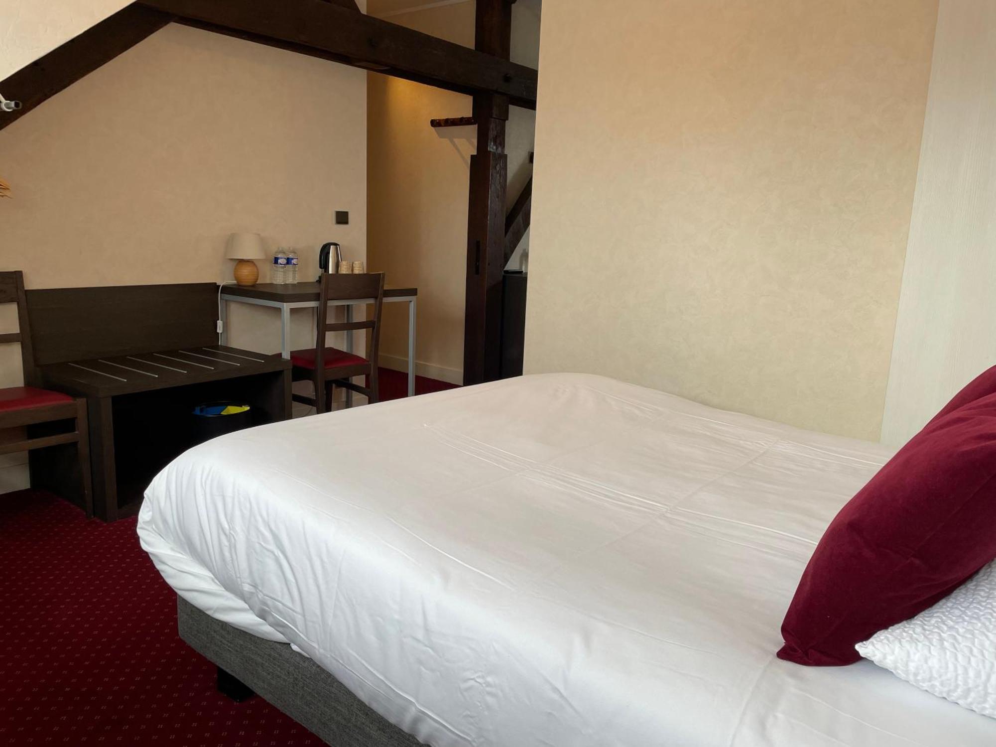 Logis Hotel Le Saint Florent Mont-pres-Chambord Ngoại thất bức ảnh