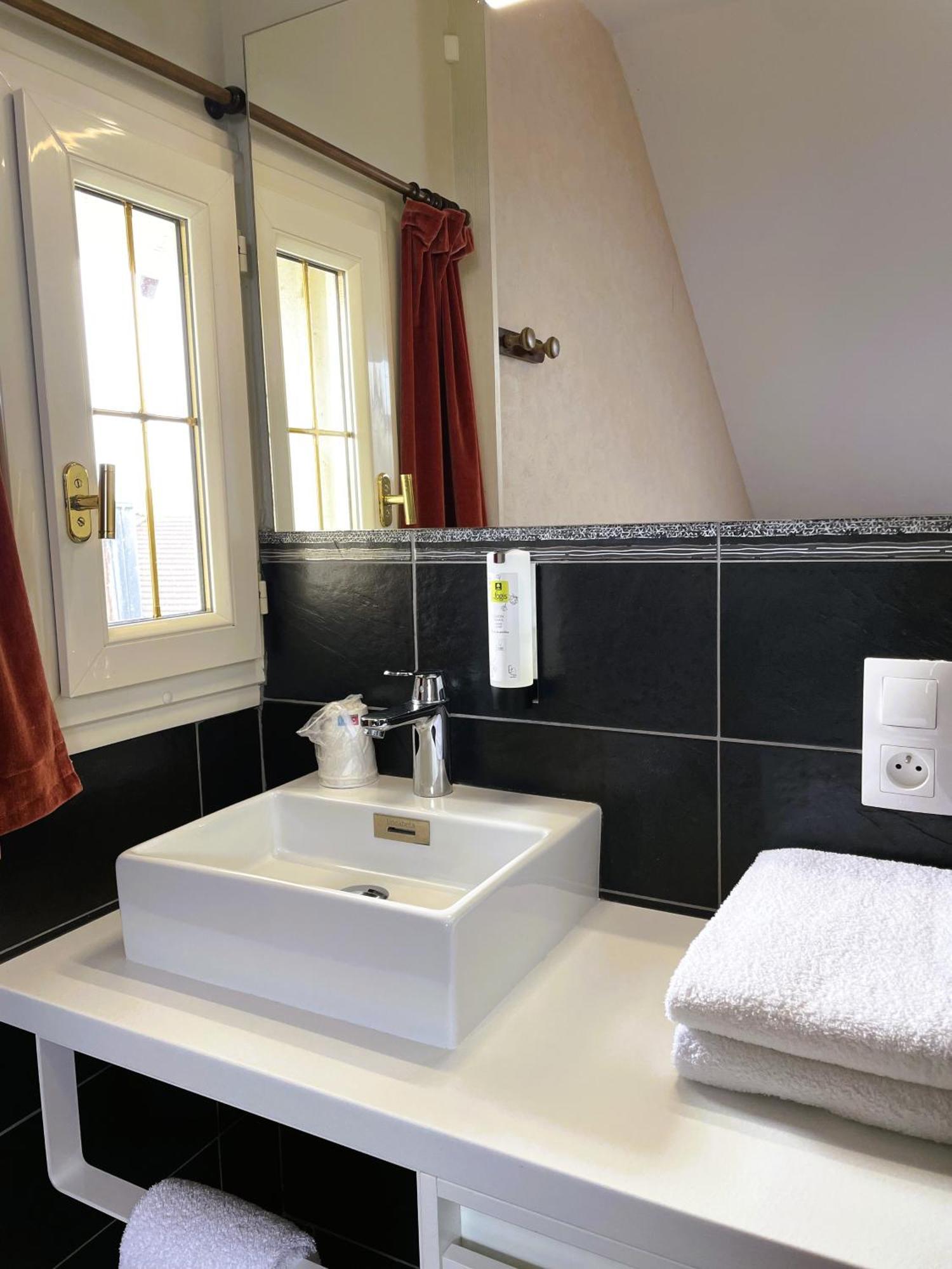 Logis Hotel Le Saint Florent Mont-pres-Chambord Ngoại thất bức ảnh