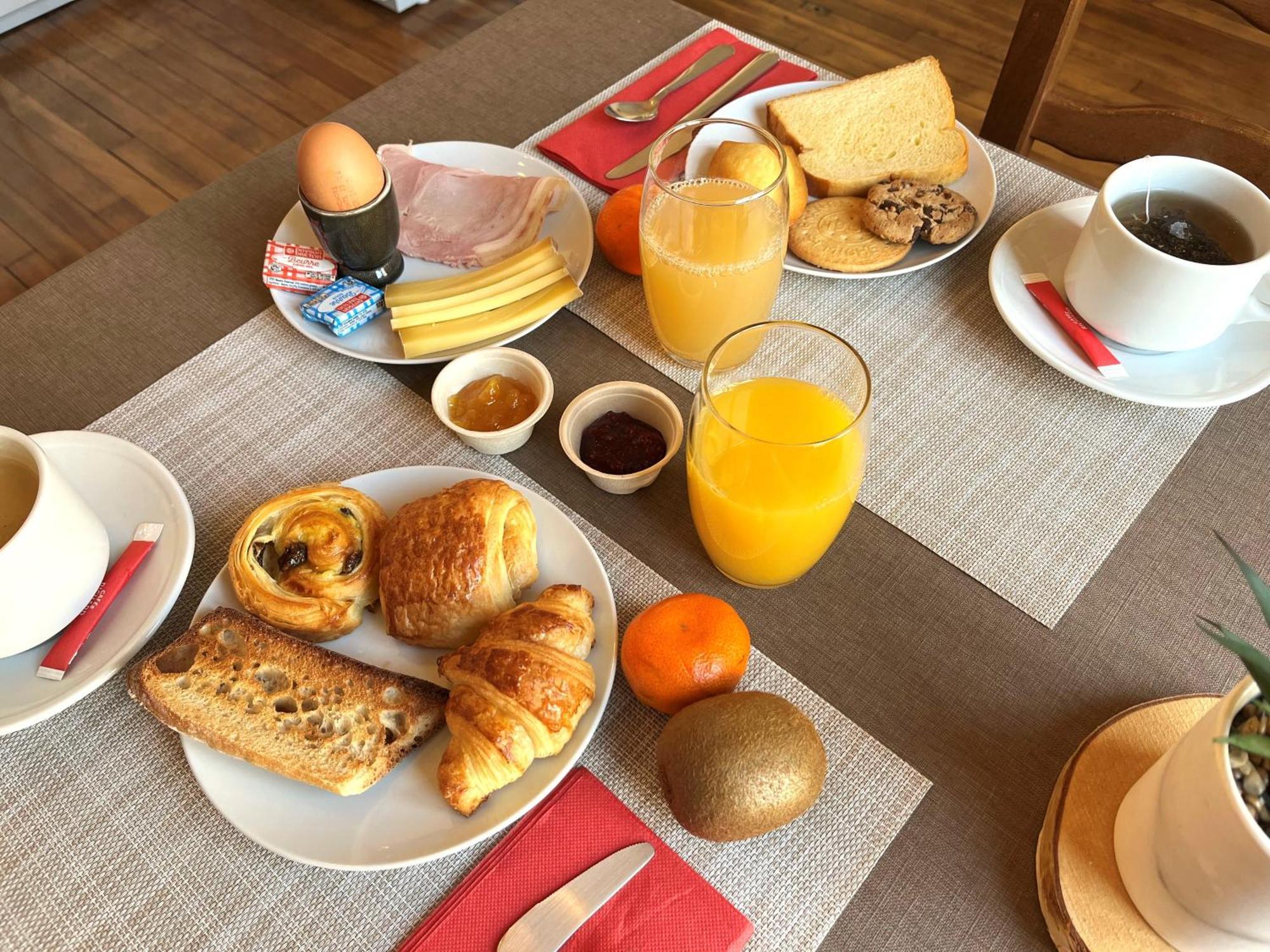Logis Hotel Le Saint Florent Mont-pres-Chambord Ngoại thất bức ảnh