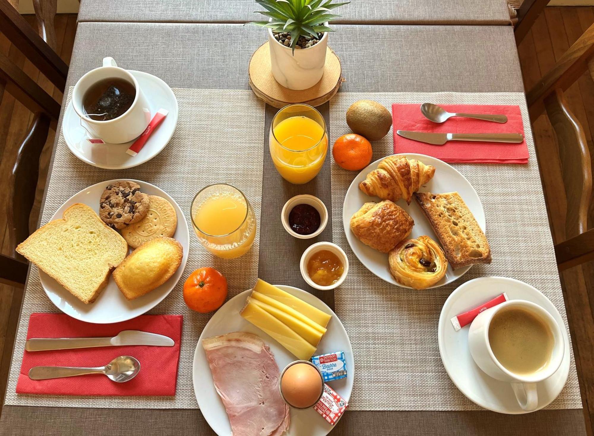 Logis Hotel Le Saint Florent Mont-pres-Chambord Ngoại thất bức ảnh